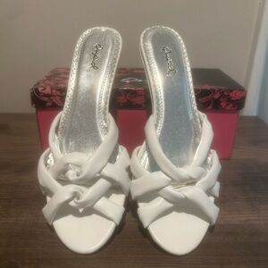 Y2k Qupid White Kitten Heels